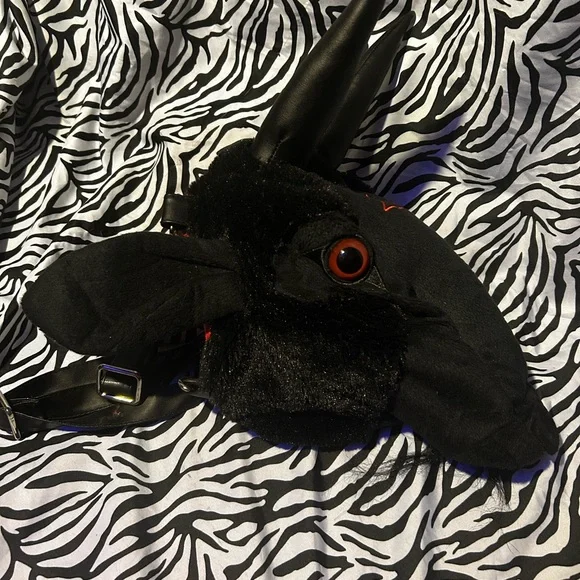 Kreepsville Black and Red Shoulder Bag - Picture 2 of 5